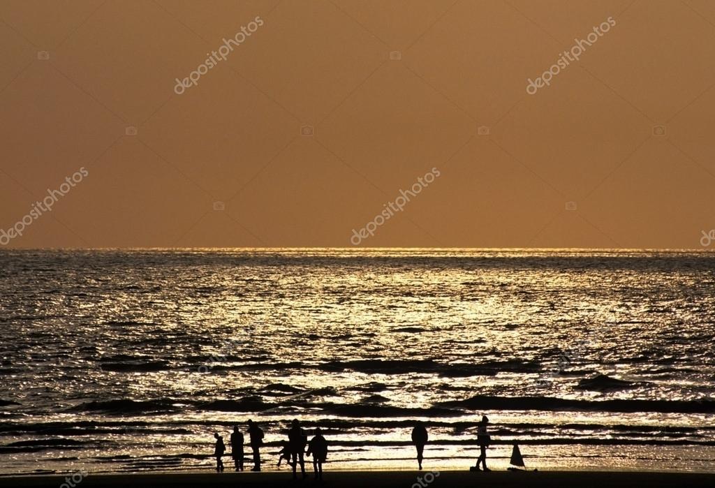 Paysage de la côte picarde avec falaises et mer